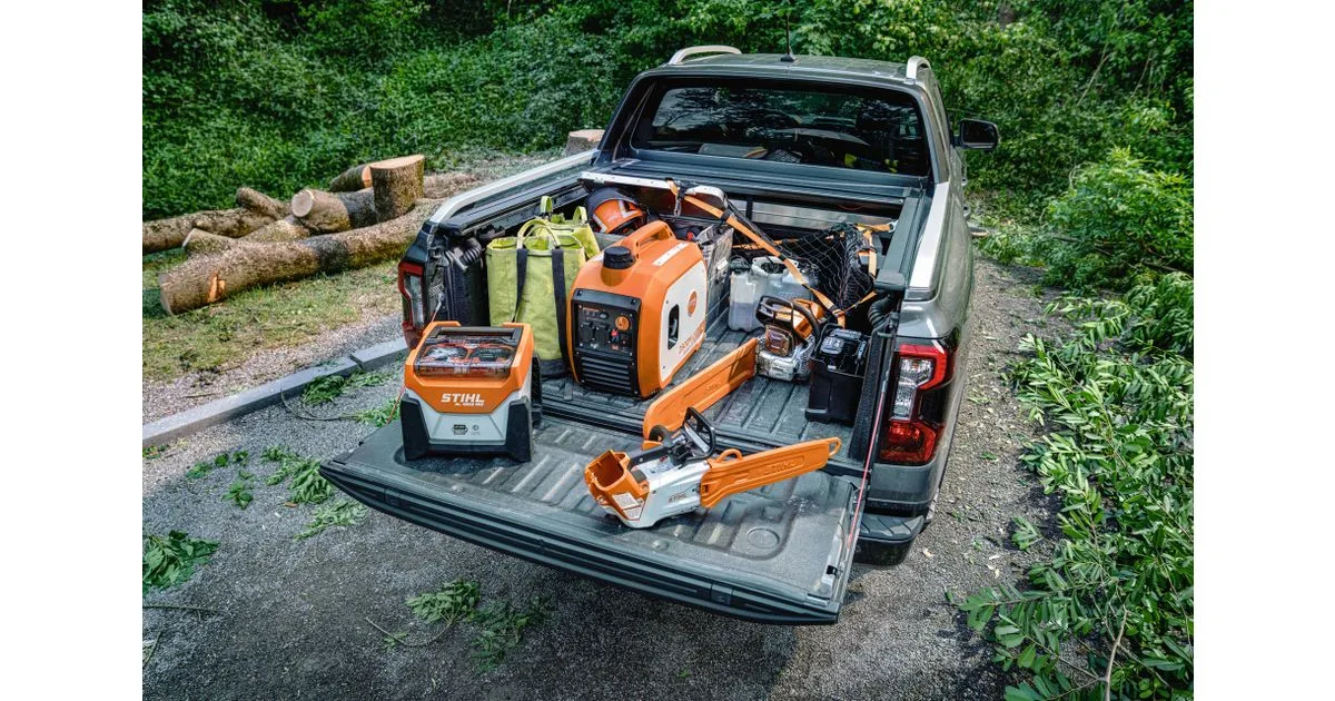 Pressbild på Stihl IR 40, ett portabelt bensindrivet elverk med integrerat bärhandtag